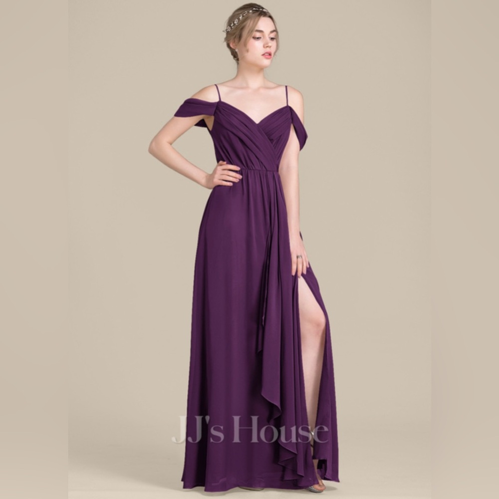 JJ’s House Chiffon Bridesmaid Dress in Grape- M